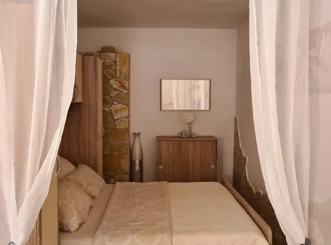 Simona דירה Ražanj